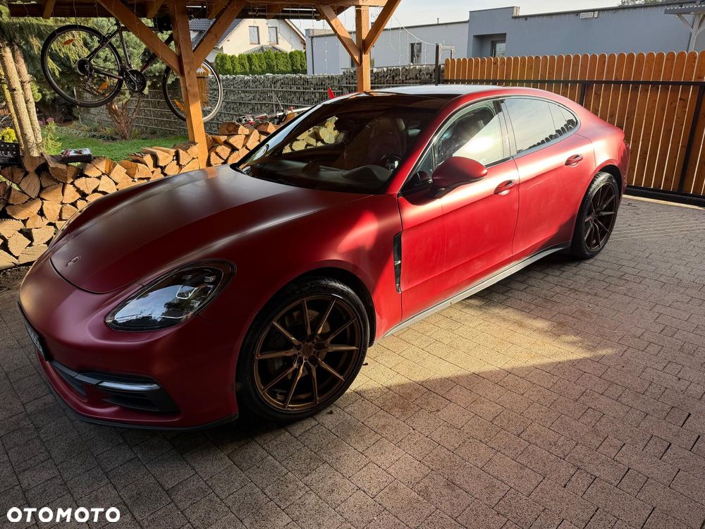 Porsche Panamera - 1