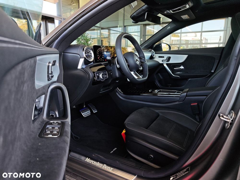 Mercedes-Benz CLA - 10