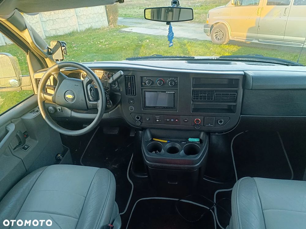 Chevrolet Express - 4