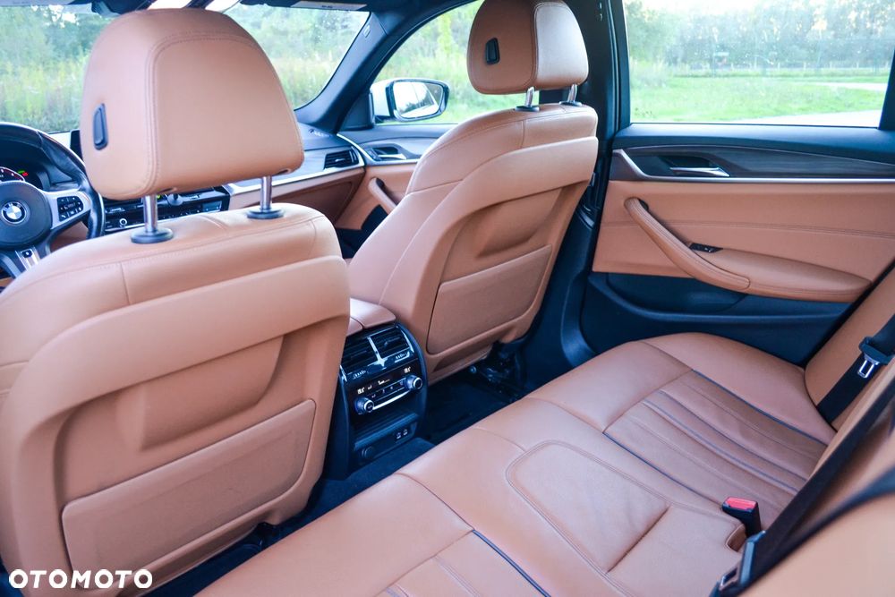 BMW Seria 5 530i xDrive M Sport sport - 16