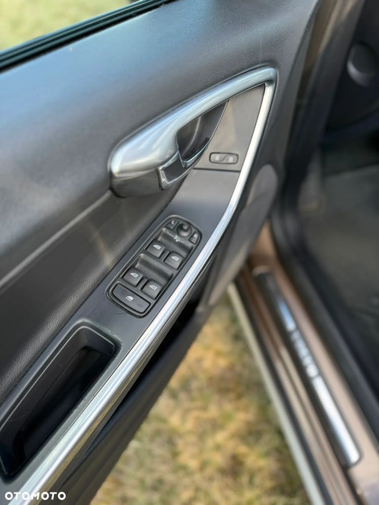 Volvo V60 Cross Country D4 Drive-E Momentum - 15