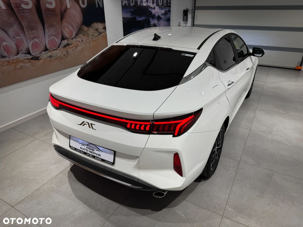 JAC J7 - 8