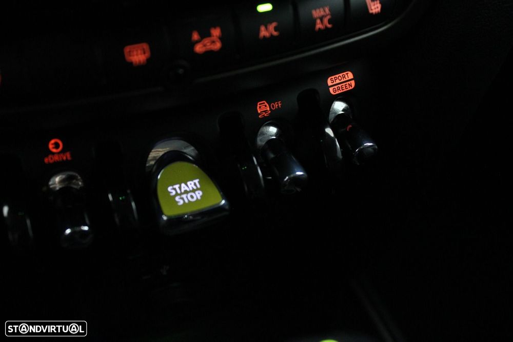 MINI Countryman Cooper SE ALL4 Auto - 22