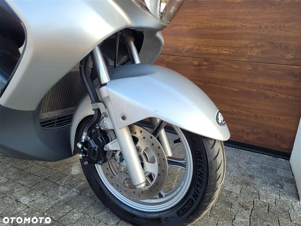 Suzuki Burgman - 19