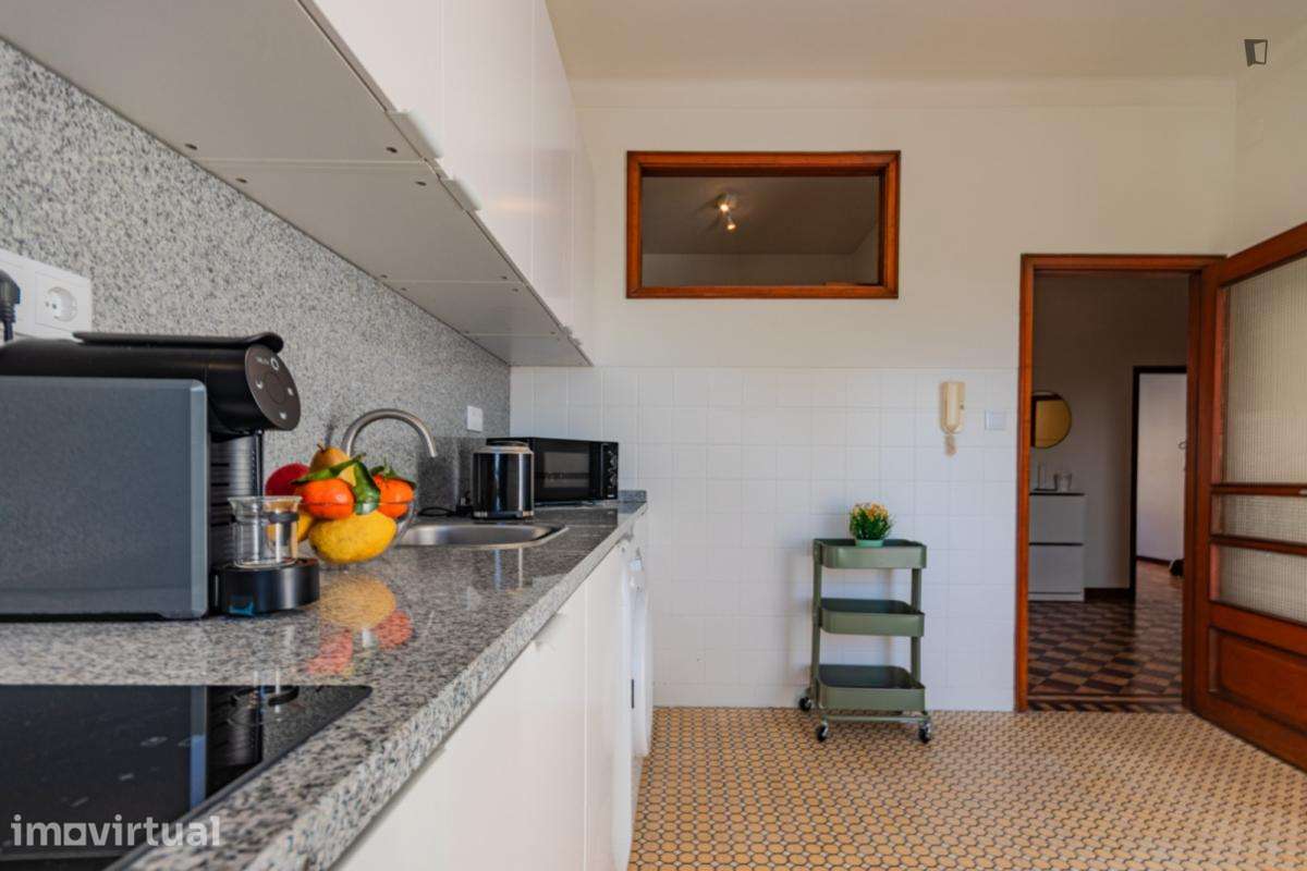 Quarto - localizado em Santo Ildefonso Porto - Grande imagem: 5/31