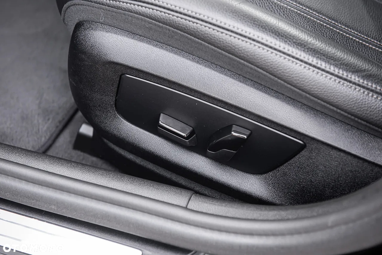 BMW Seria 5 520d Luxury Line - 22