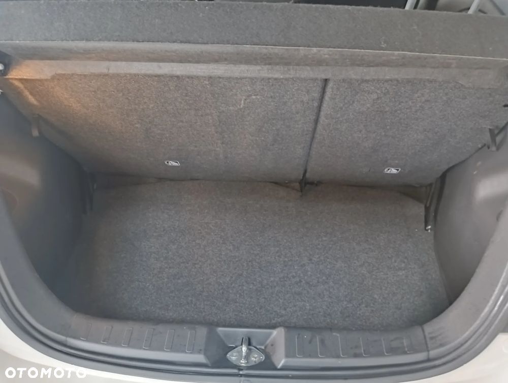 Mitsubishi Space Star - 27