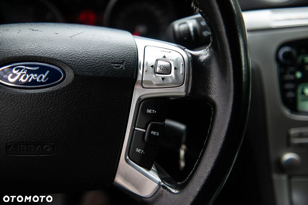 Ford Galaxy 2.0 TDCi Ghia - 36