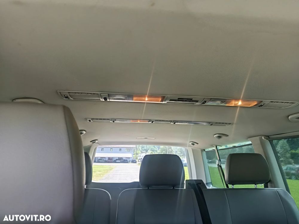 Volkswagen Caravelle - 9