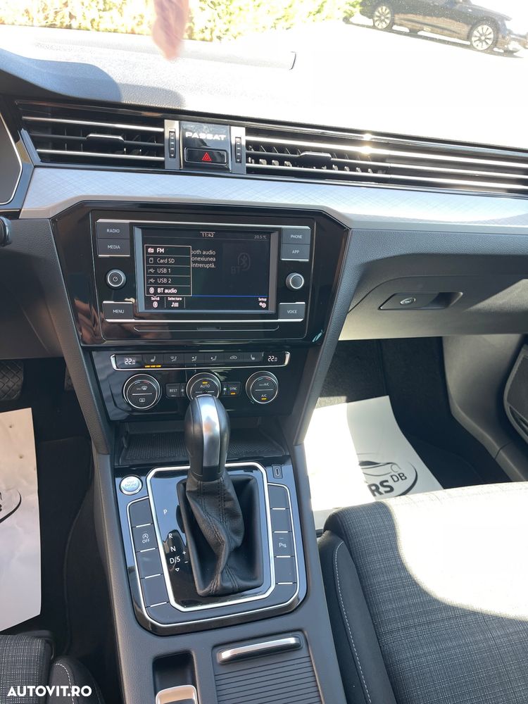 Volkswagen Passat - 35