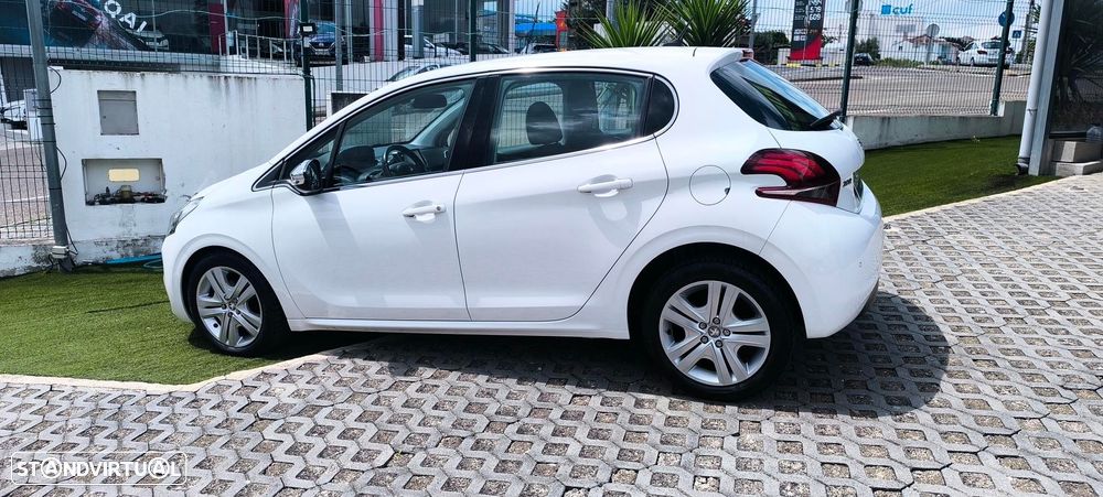 Peugeot 208 1.2 PureTech Allure - 5