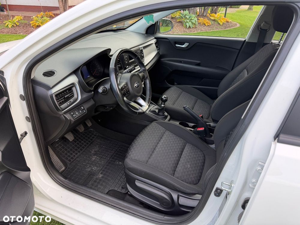 Kia Rio 1.2 M - 10