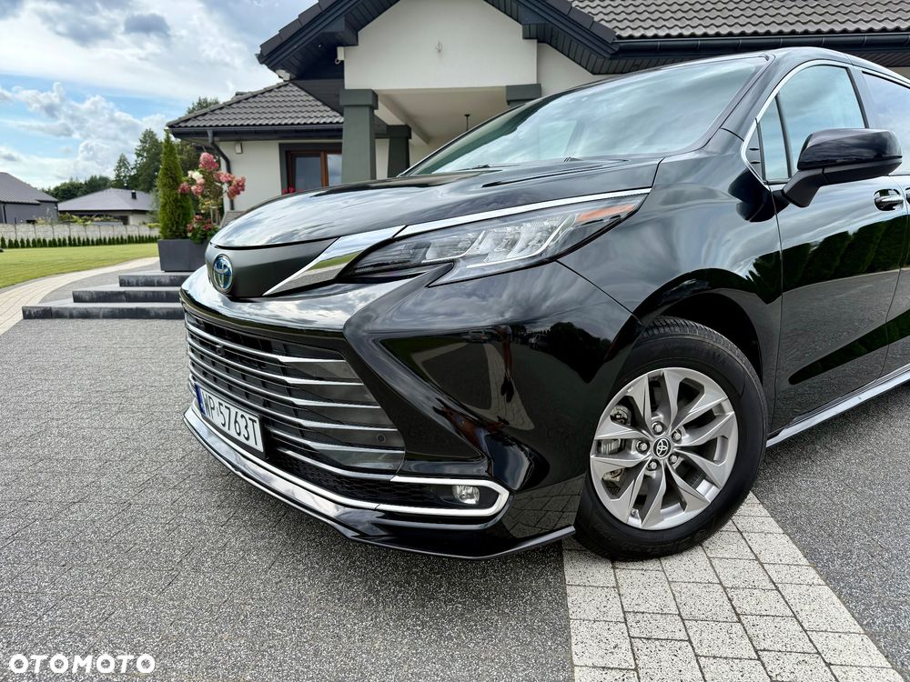 Toyota Sienna - 3