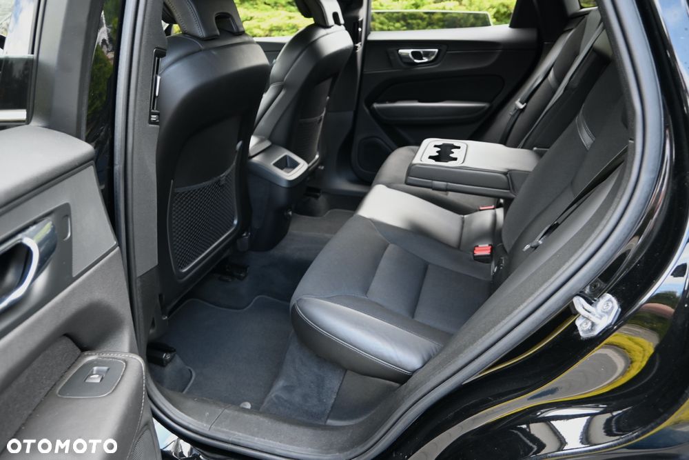 Volvo XC 60 D4 Geartronic Momentum - 27