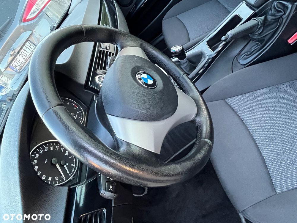 BMW Seria 3 - 32