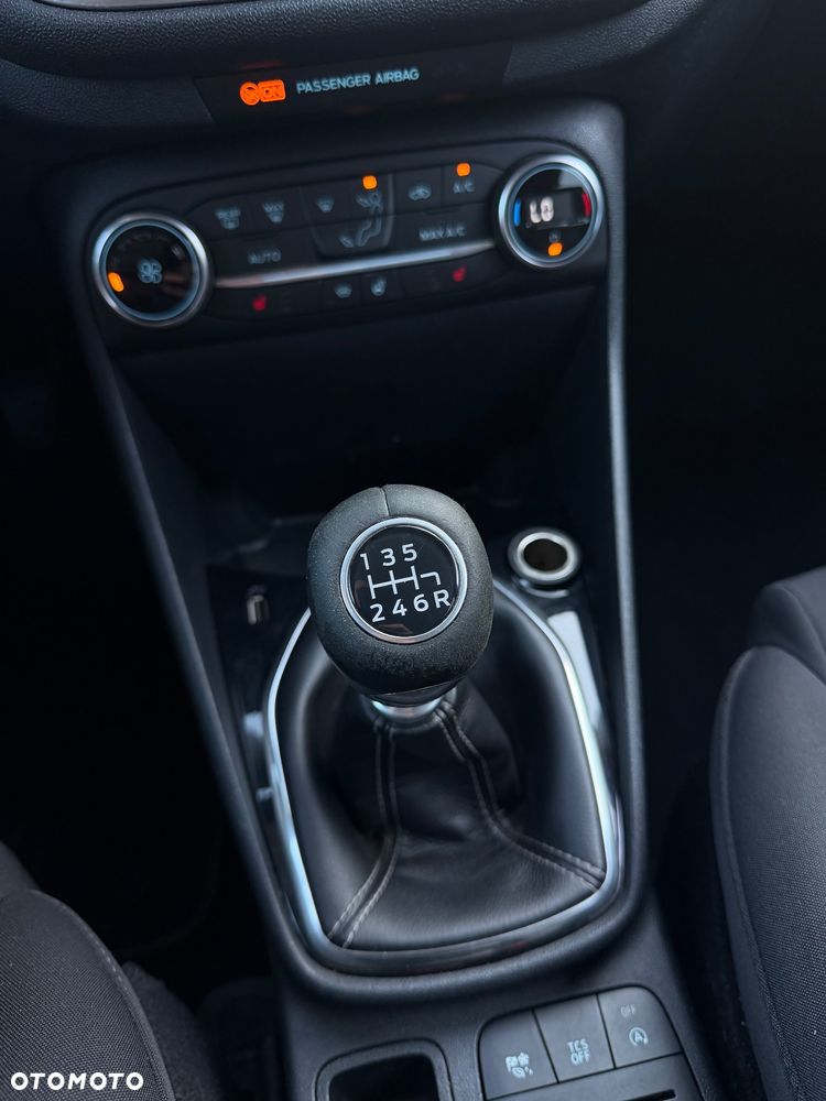 Ford Fiesta - 25