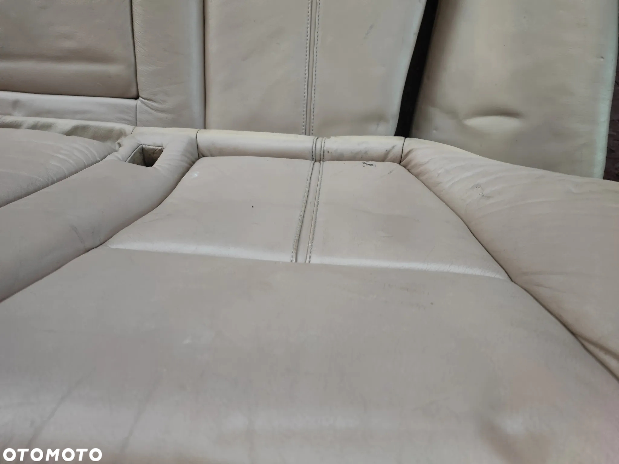 BMW E39 SEDAN ORYGINALNA KOMPLETNA KANAPA TYŁ SKŁADANA W KOLORZE BEŻOWYM / KREMOWYM / SANDBEIGE  O NR. 52 20 7 049 351 /  52 20 8 198 182 / 52 20 7 049 357 OEM - 21