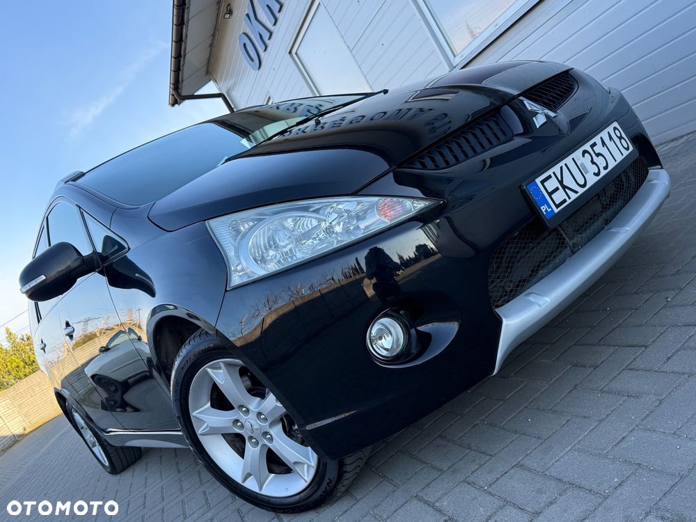 Mitsubishi Grandis 2.4 Intense - 19