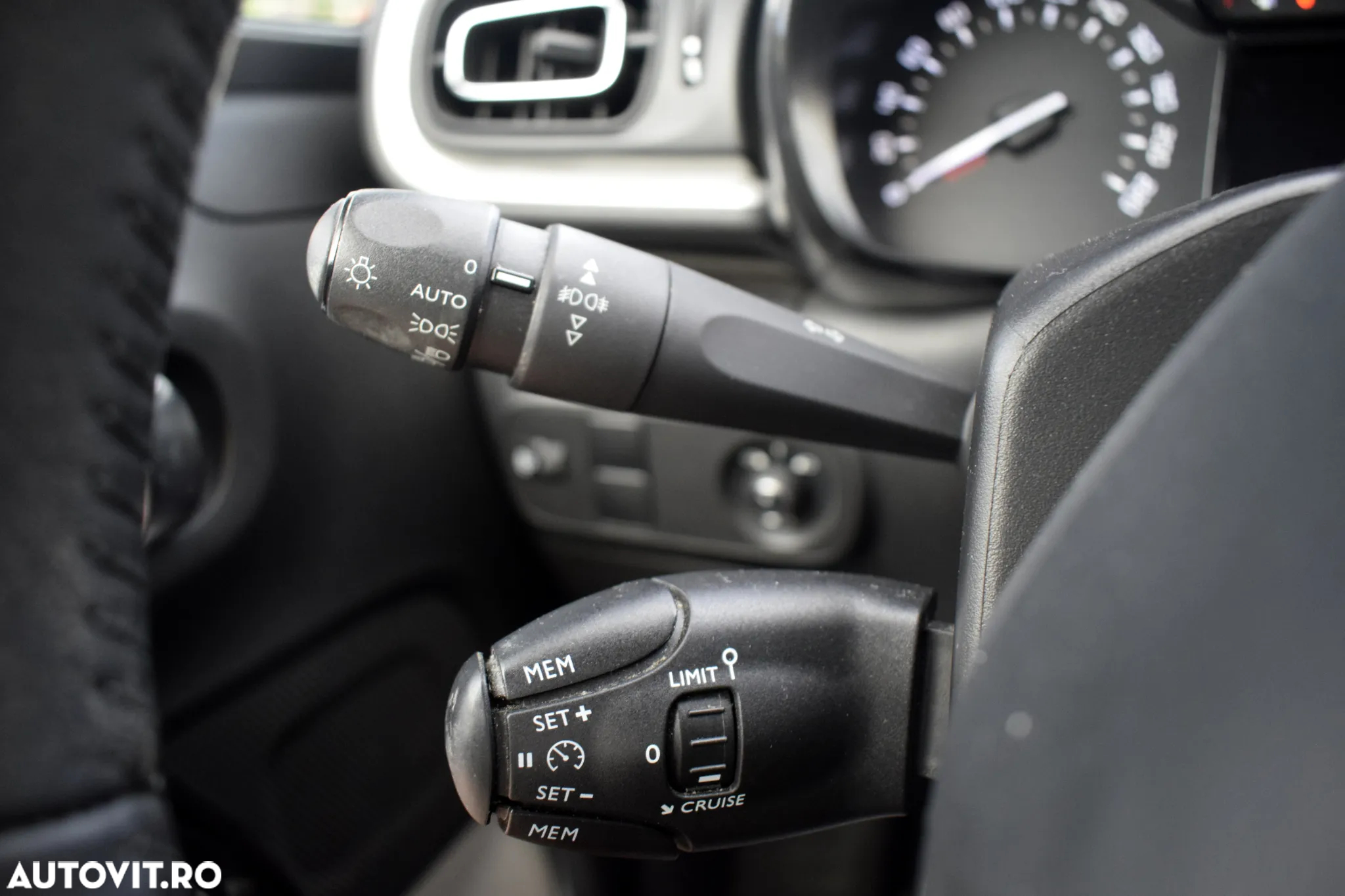 Citroën C3 Pure Tech 110 S&S EAT6 SHINE - 16