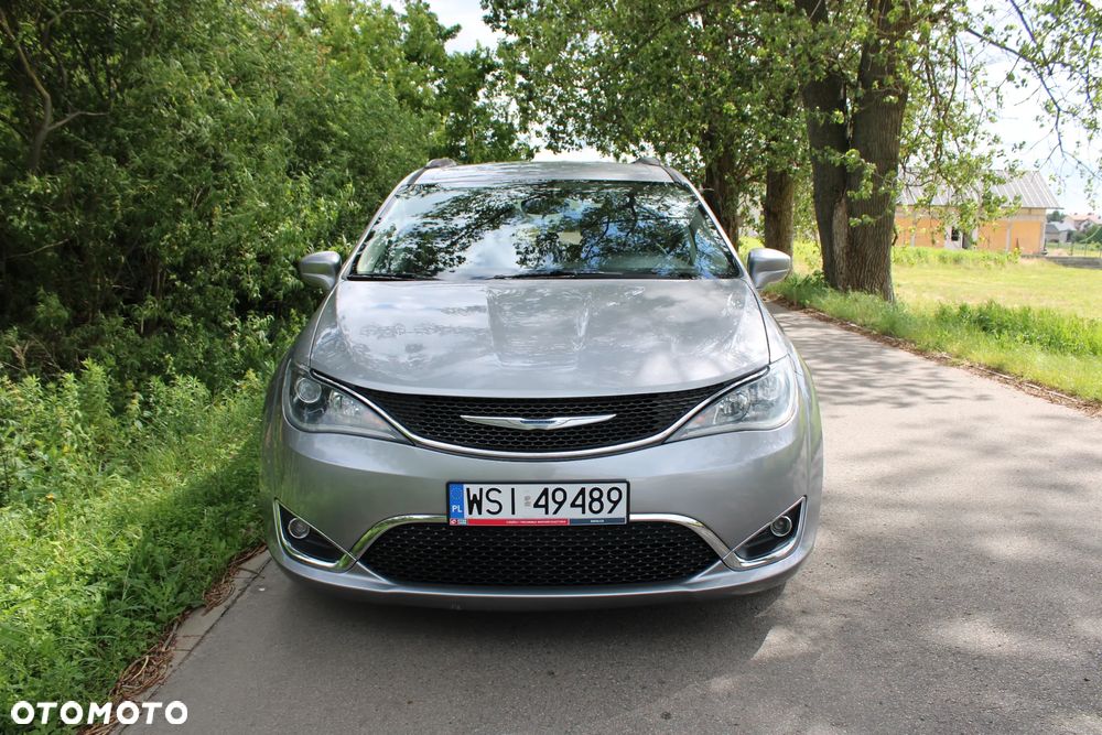 Chrysler Pacifica - 3