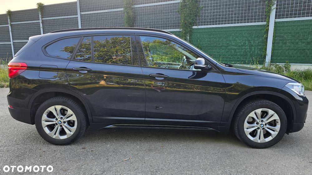 BMW X1 xDrive20i GPF Sport Line sport - 12
