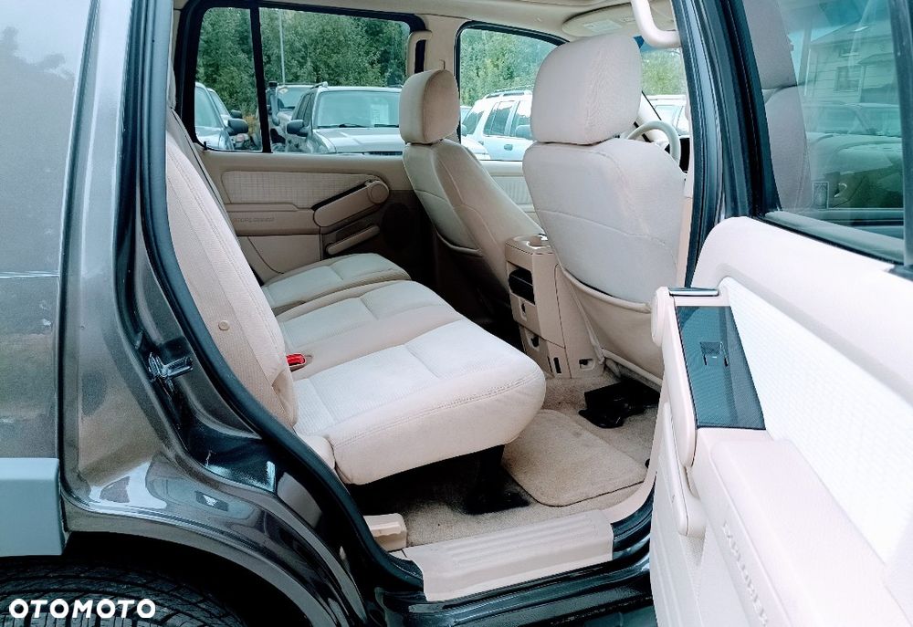 Ford Explorer 4.0 4WD - 24