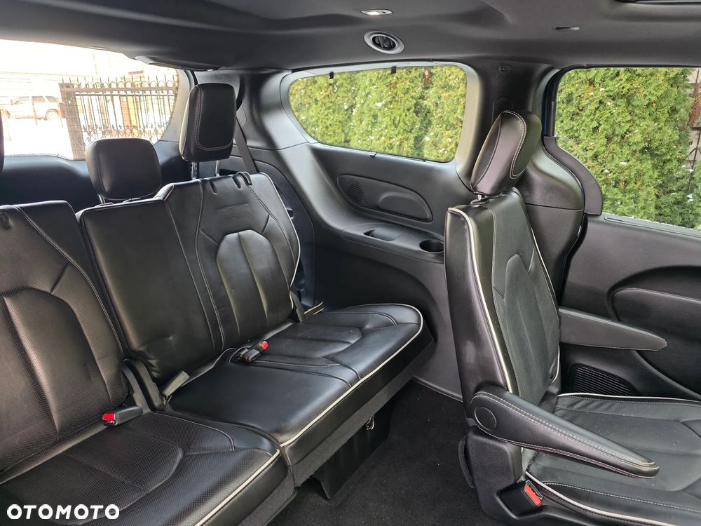 Chrysler Pacifica - 19