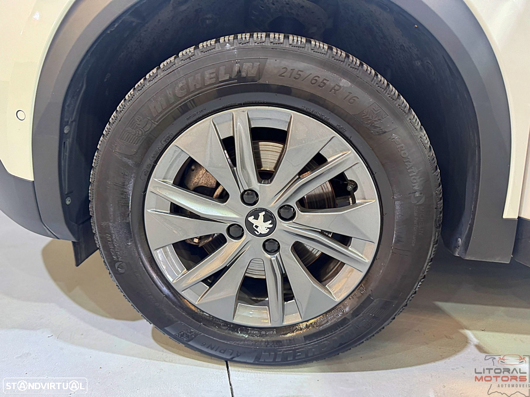 Peugeot 2008 PureTech 155 EAT8 GT - 12