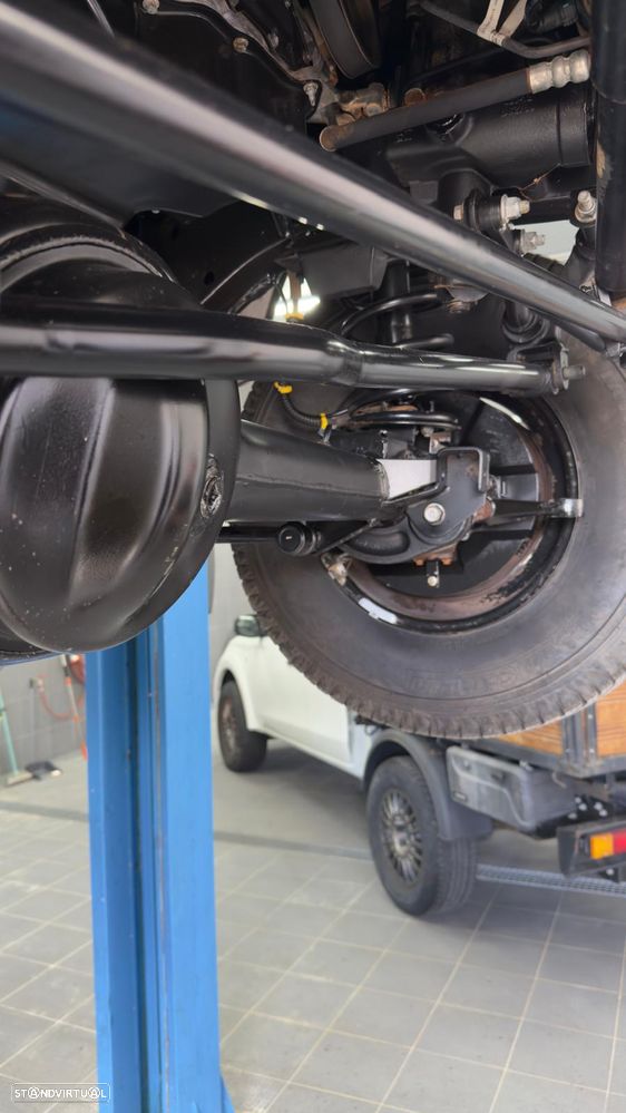 Land Rover Defender 110 DPF SE - 33