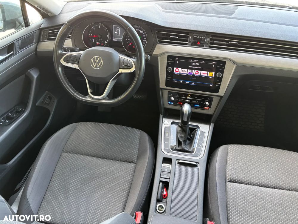 Volkswagen Passat - 30