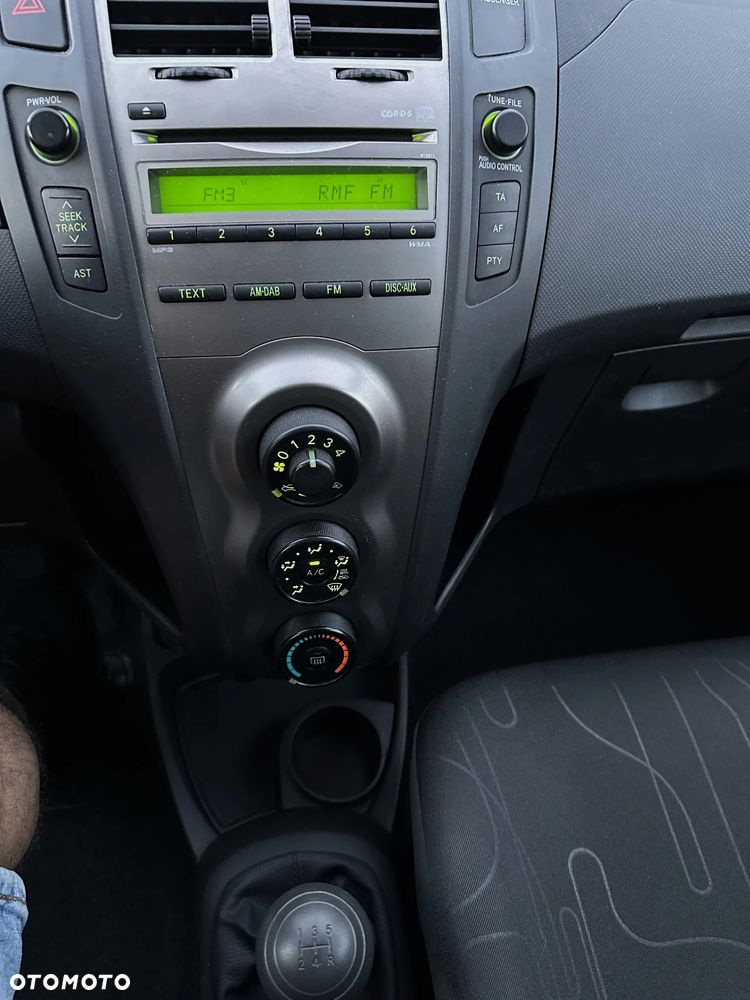 Toyota Yaris 1.0 Terra A/C - 9