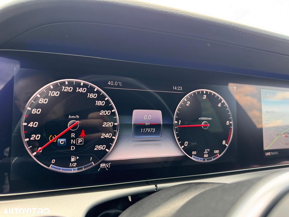 Mercedes-Benz E 220 d 4MATIC Aut. - 23