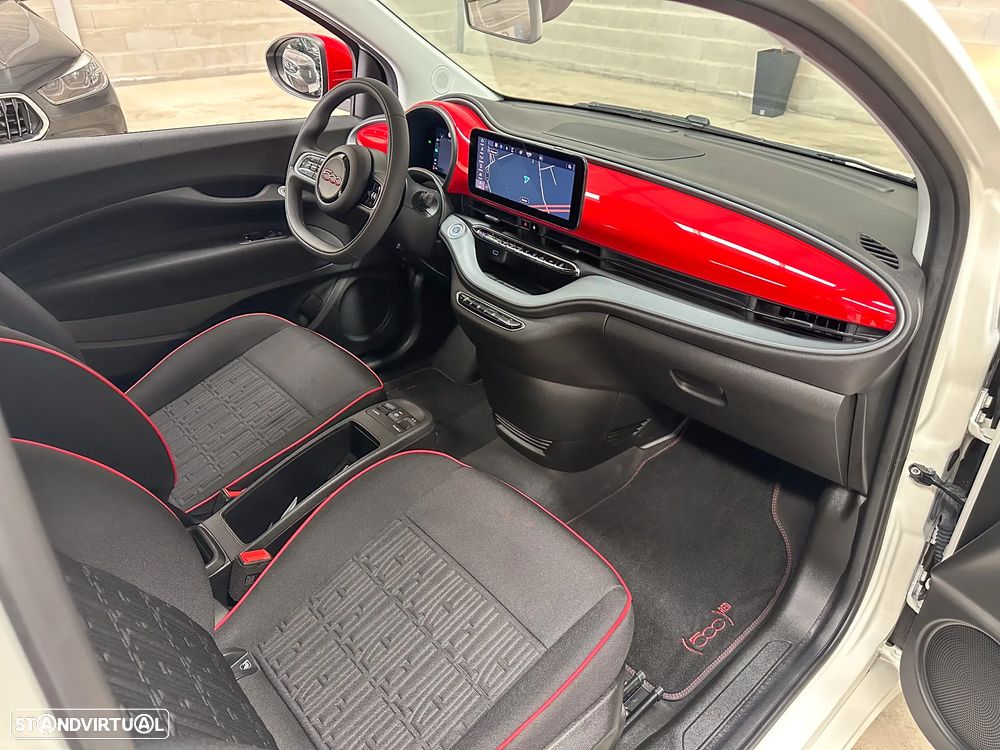 Fiat 500e 23,8kWh Red - 10