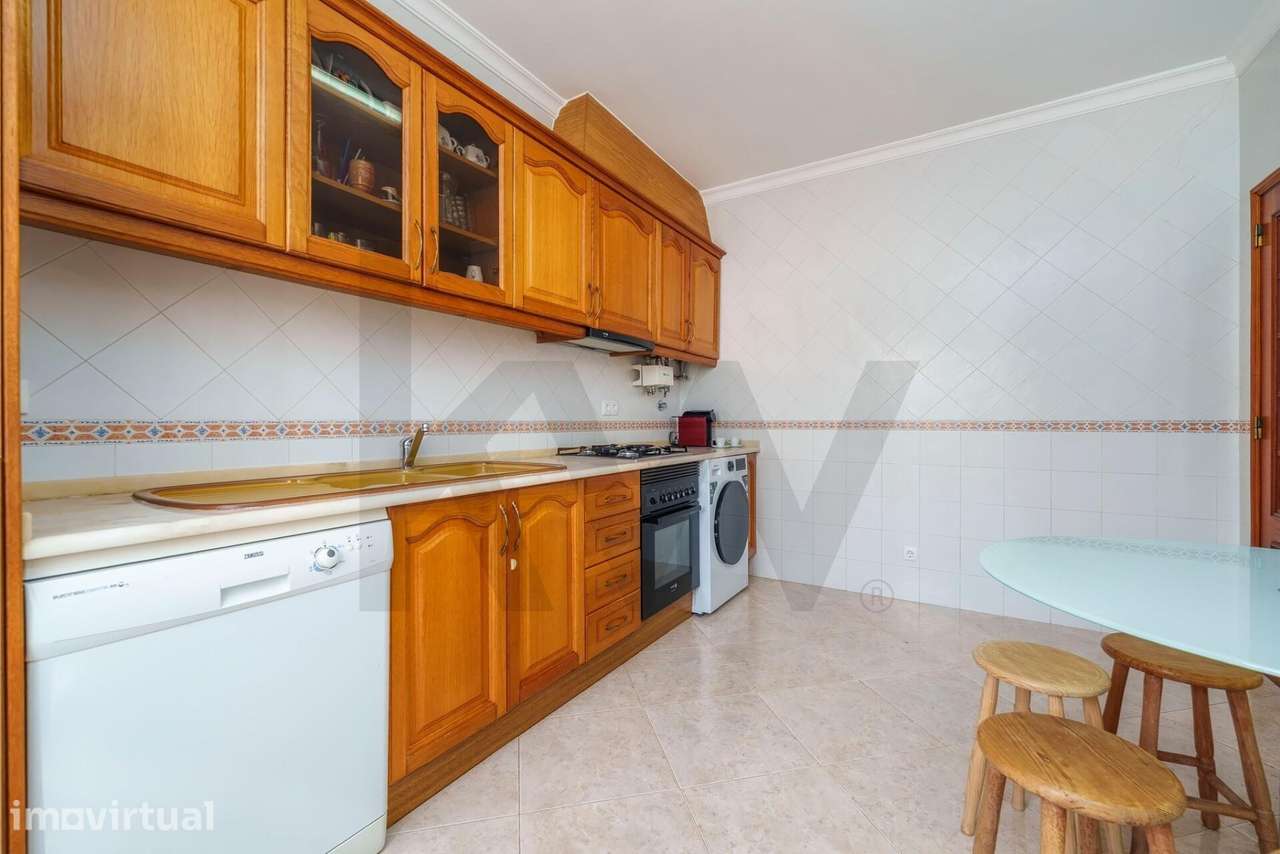 Moradia T3 com garagem e espaço exterior em Cevadeiras – Vila Nova de - Grande imagem: 5/60