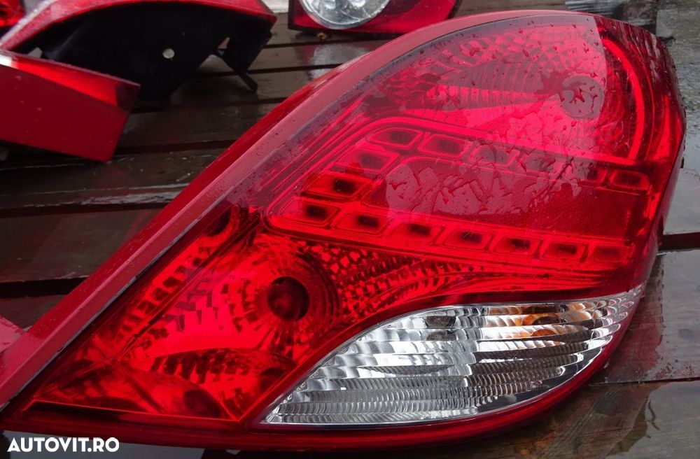 Stop dreapta Peugeot 207 decapotabil / coupe din 2008 volan pe stanga - 1