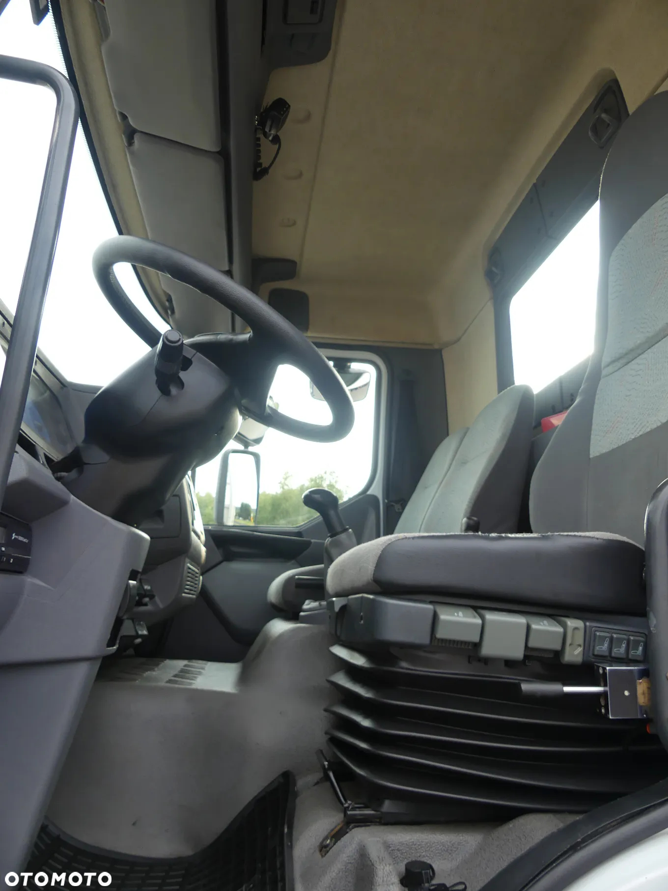 Renault MIDLUM 180  4x4 / WYWROTKA + HDS HIAB SKŁADANY W Z / - 18