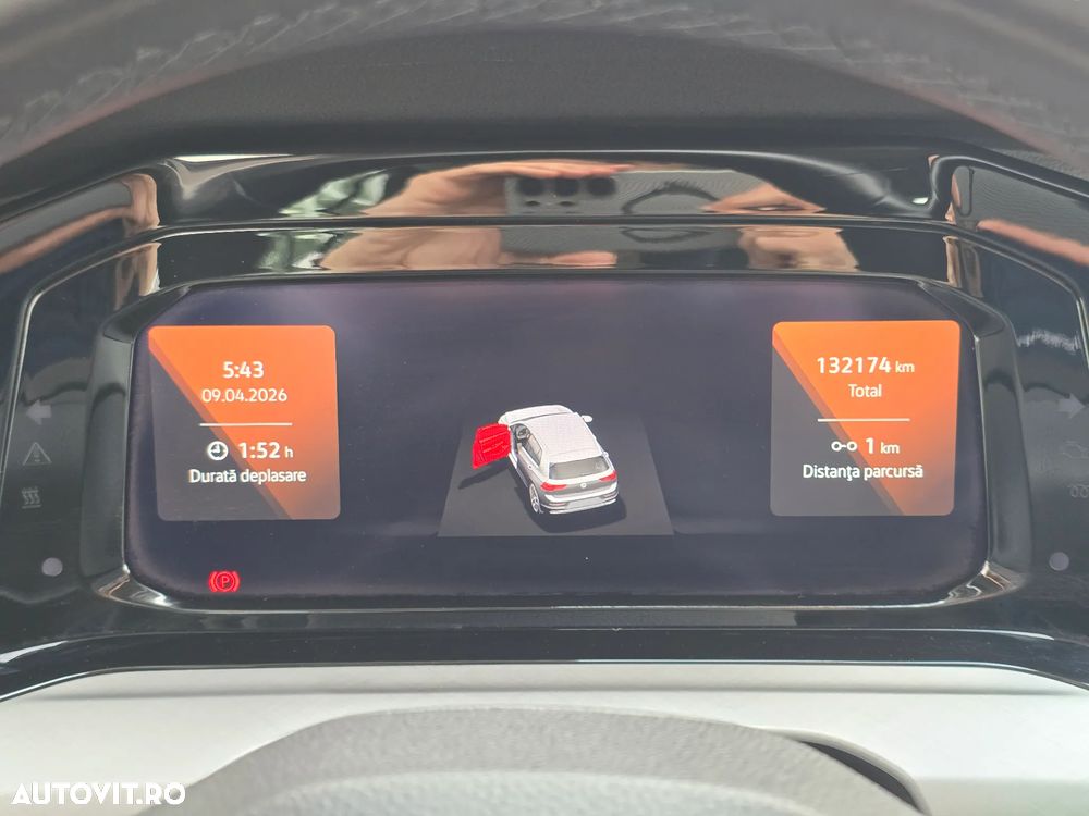 Volkswagen Golf - 34