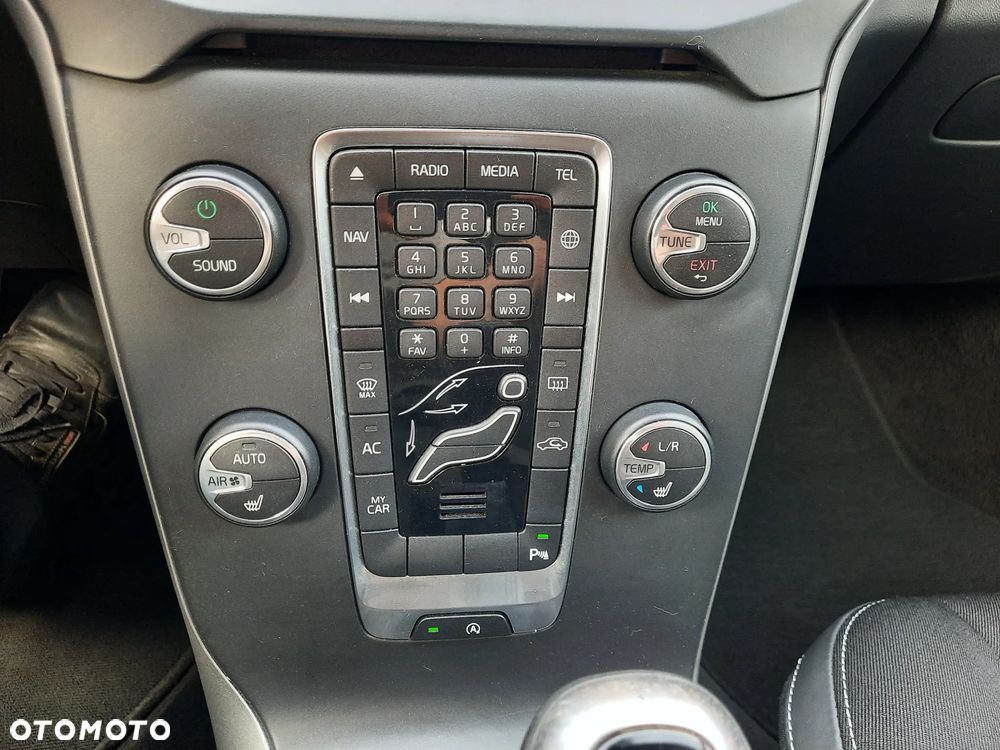 Volvo V40 D3 Momentum - 35