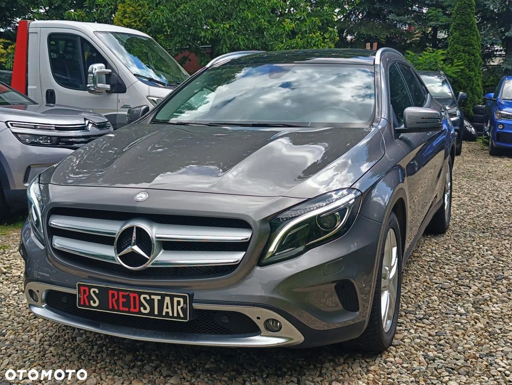 Mercedes-Benz GLA 180 Urban - 15