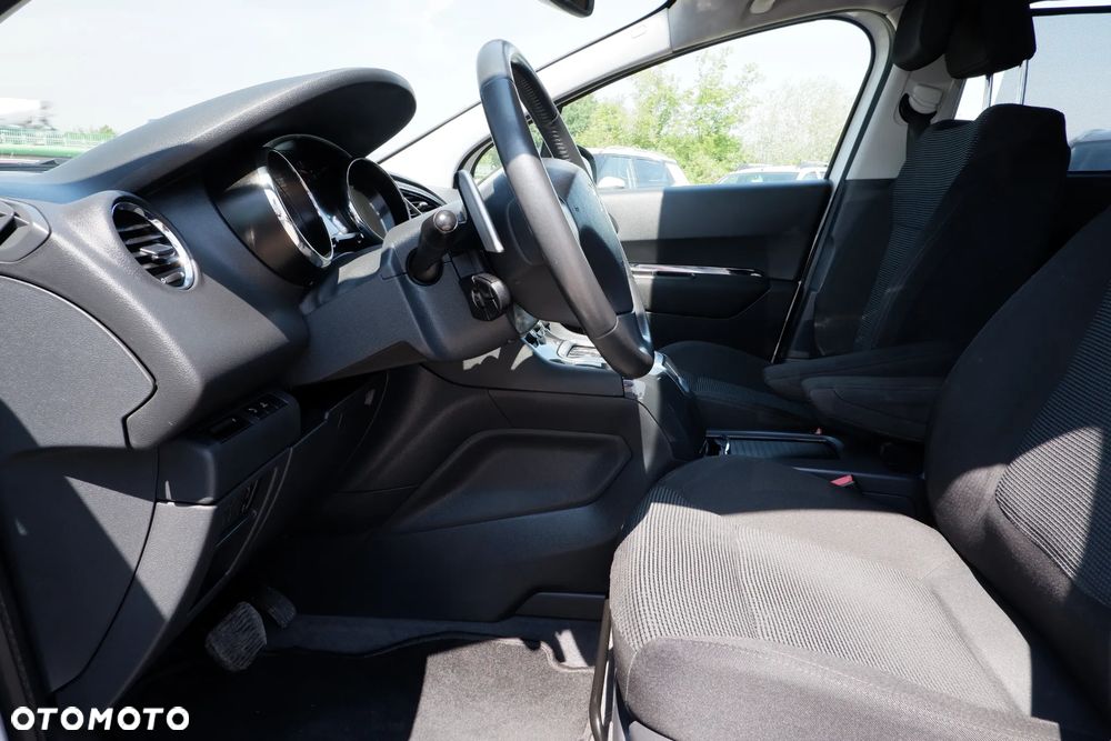Peugeot 5008 HDI FAP 110 EGS6 Premium - 26