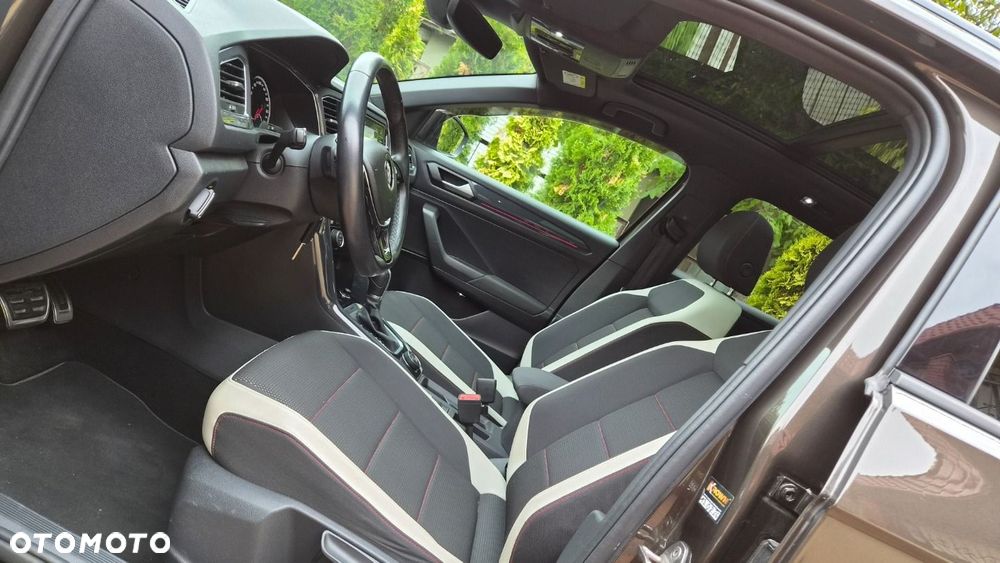 Volkswagen T-Roc 2.0 TDI SCR 4MOTION DSG Sport - 16