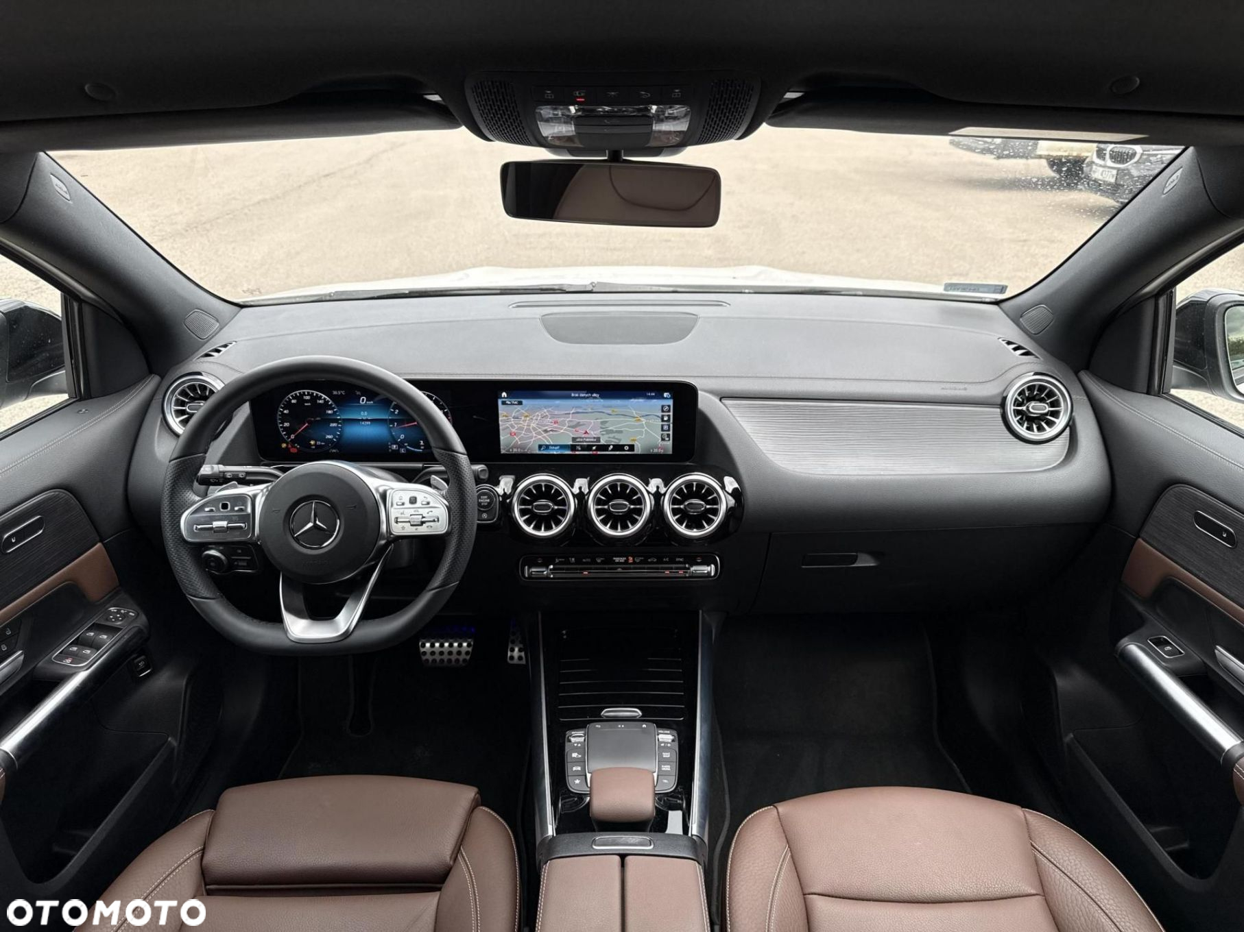 Mercedes-Benz GLA - 16