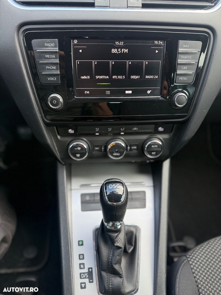 Skoda Octavia 1.6 TDI (Green tec) DSG Style - 10