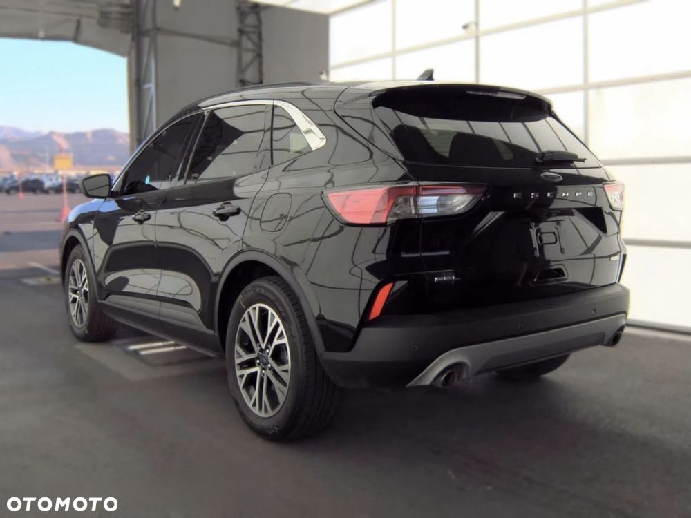 Ford Escape 2.0 EcoBoost AWD Titanium - 6