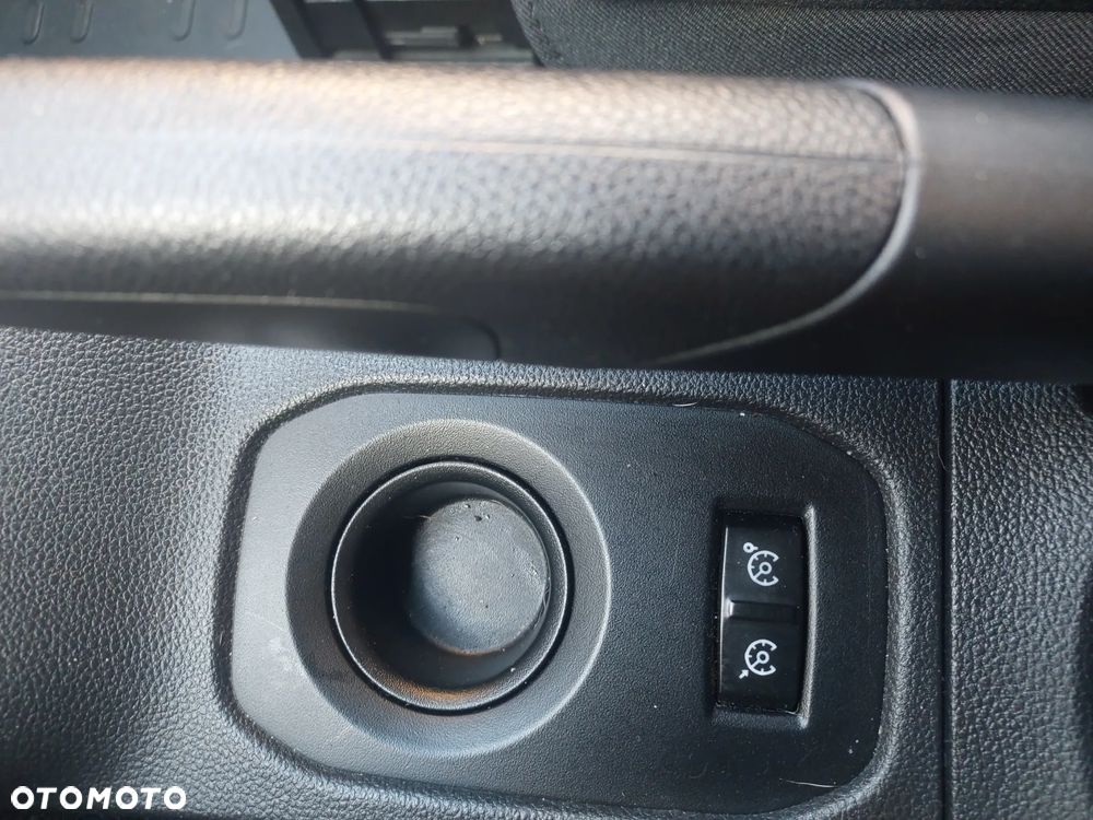 Dacia Duster 1.6 SCe Laureate S&S - 13