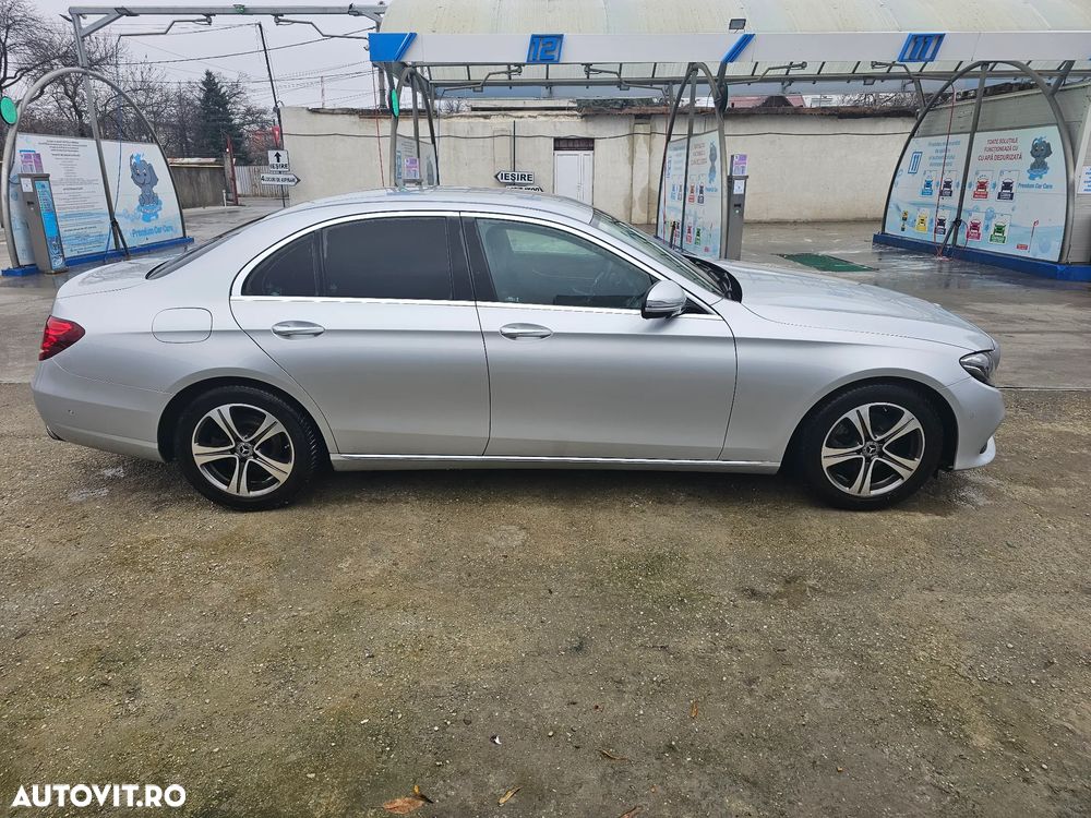 Mercedes-Benz E 200 Aut. - 3