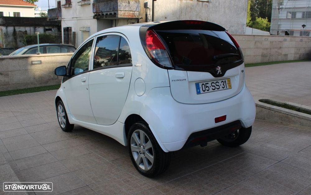 Peugeot iOn - 7