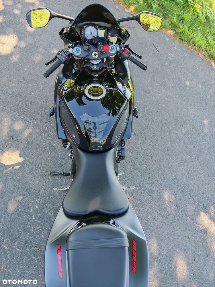 Suzuki GSX-R - 7