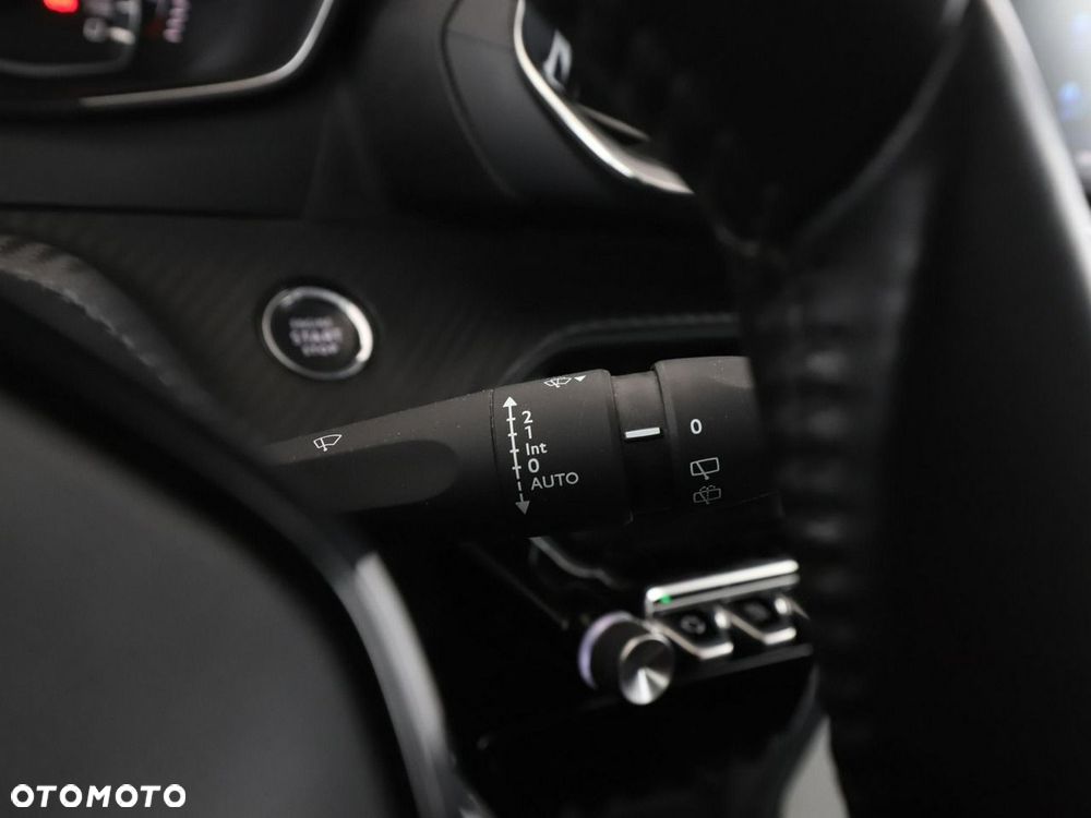 Peugeot 2008 PureTech 100 Allure S&S BVM6 - 32