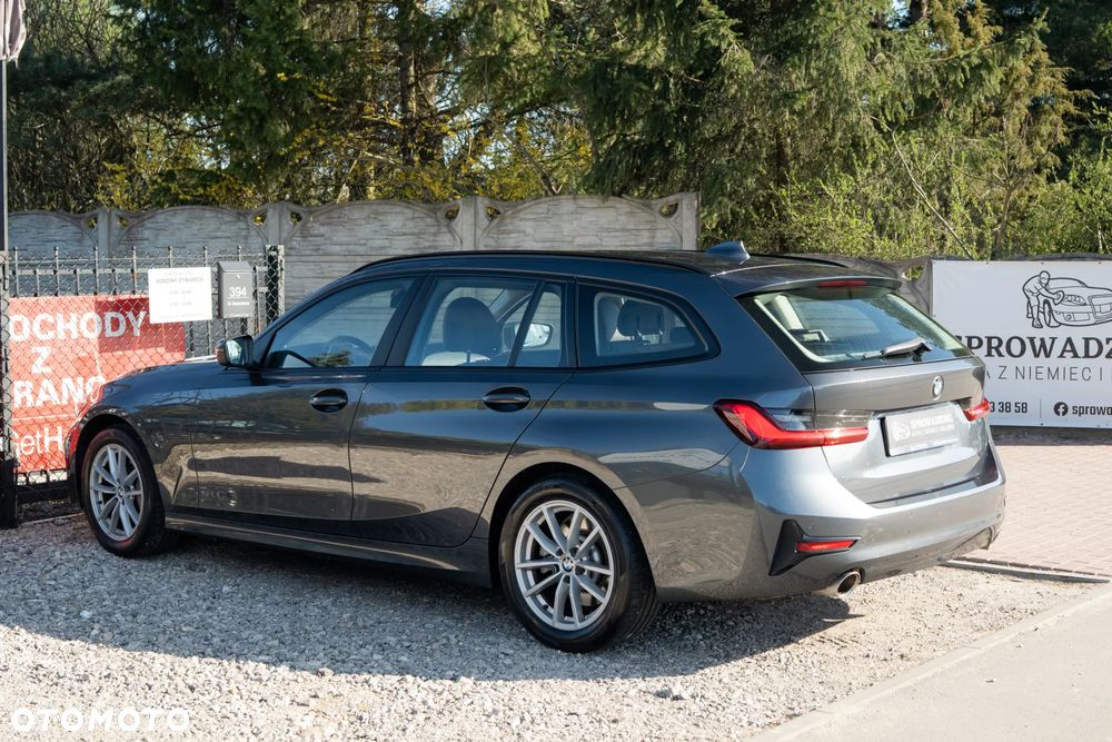 BMW Seria 3 330i Sport Line - 6